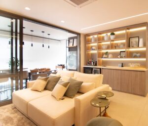 Nesta Sala, O Amadeirado Itapuã Se Revela Em Cada Detalhe, Um Tom Suave E Atemporal Que Traduz C